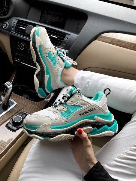 

Женские кожаные кроссовки Balenciaga Triple S white/grey/turquoise 40