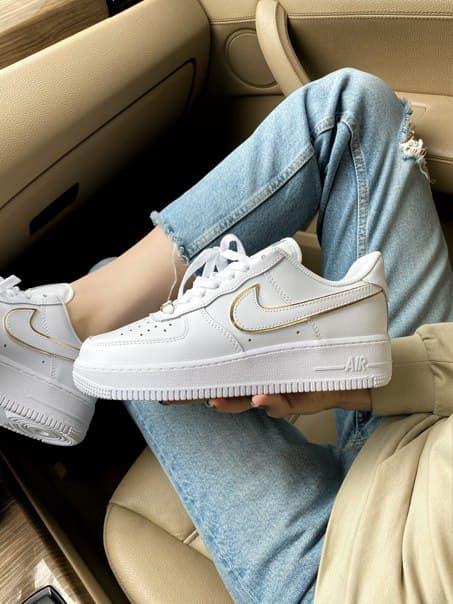 

Женские белые кроссовки Nike Air Force 1 07 Essential White Gold, Белый