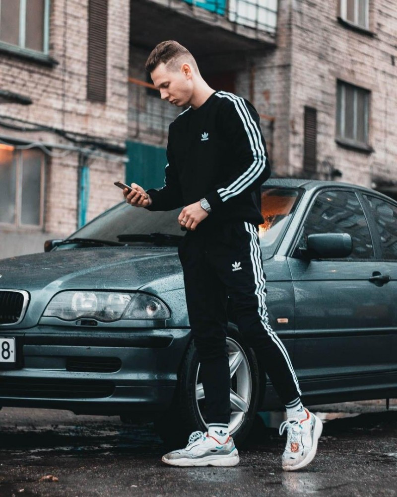 

Спортивные штаны в стиле Adidas Three line черные