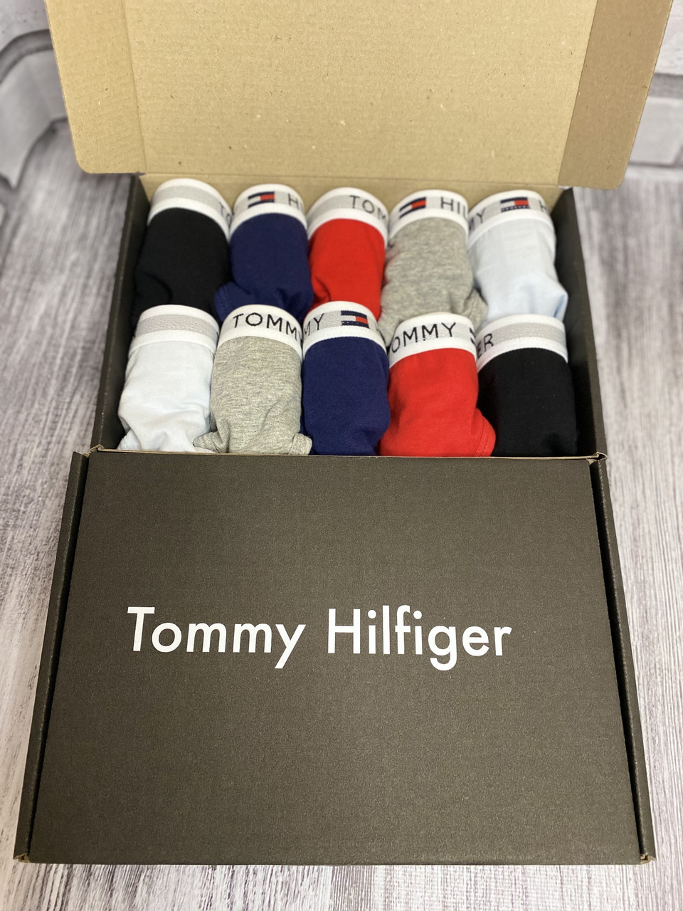 

Подарочный набор женских трусов в коробке Tommy Hilfiger стринги 10, Черный