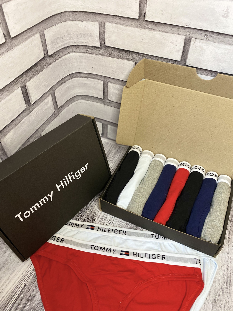 

Подарочный набор женских трусов в коробке Tommy Hilfiger слипы 8, Черный