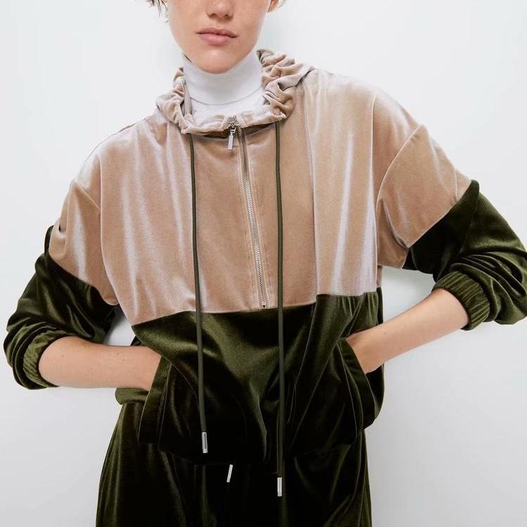 

Худи женское из контрастного бархата Fusion Berni Fashion (L), Зеленый