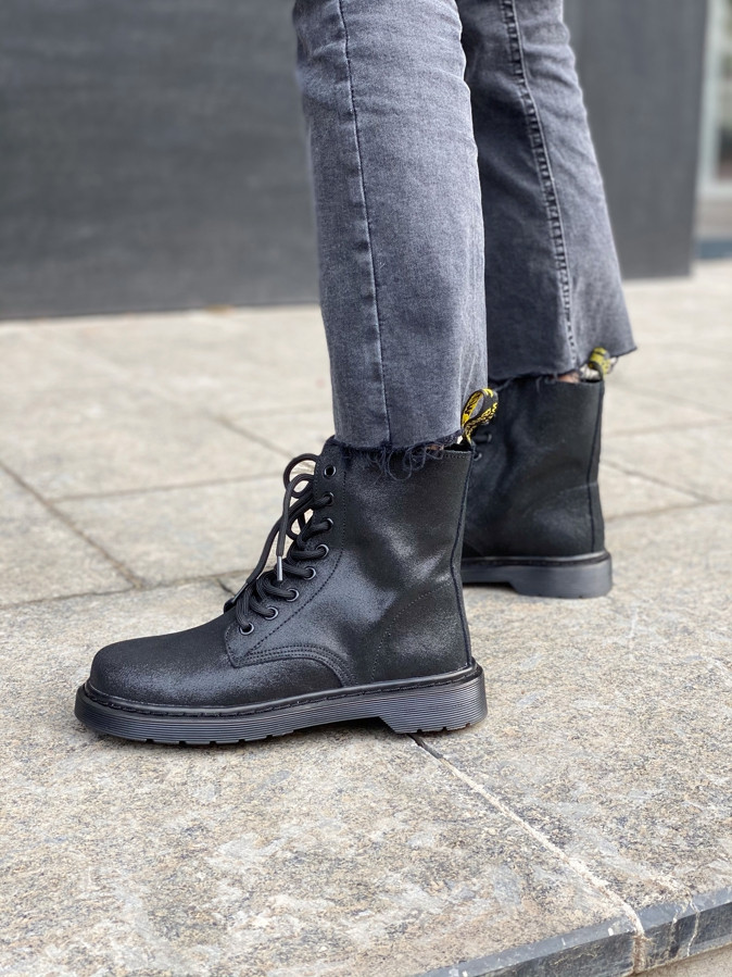 

Женские ботинки Dr. Martens Classic Black (замш) 41.0 (26.0см.)