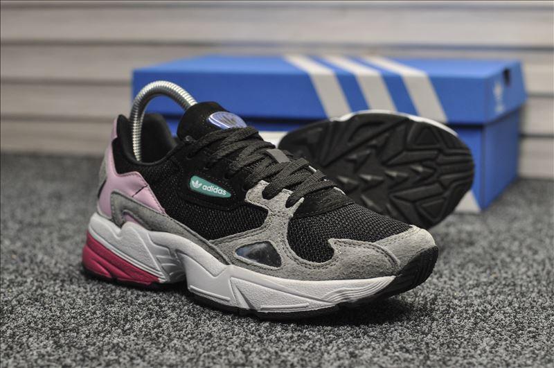 

Кроссовки женские Adidas Falcon черные, Адидас Фалькон, замша, текстиль, код TD-9132, Черный