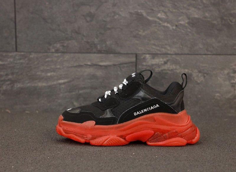 

Кроссовки Balenciaga Triple-S чёрные с красным кожанные текстильные баленсиага волейбольные беговые, Черный