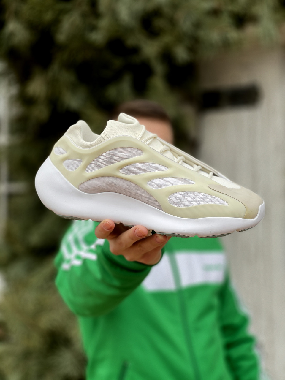 

Кроссовки женские Adidas Yeezy Boost 700 V3 белые, Адидас, дышащий материал, прошиты. Код Z-3208 37, Белый