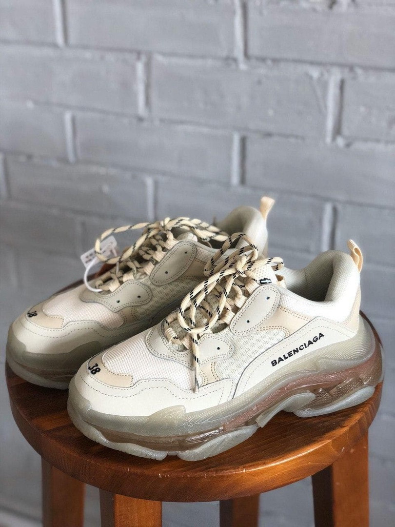 

Кроссовки женские Balenciaga Triple S Triple Sole Beige White. Кроссы для девушек Баленсиага Трипл С бежевые, Бежевый