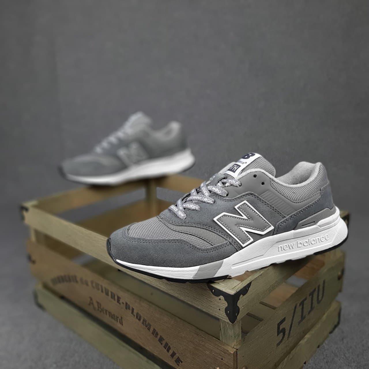 

Кроссовки мужские New Balance 997H Серые на белой 43, Черный