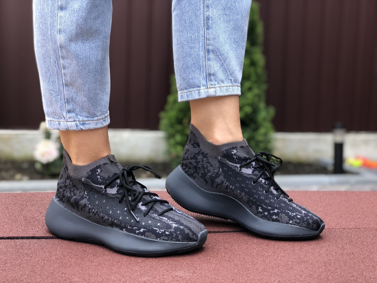 

Женские кроссовки в стиле Adidas Адидас Yeezy Boost 380, черные, 36 (22,7 см), Черный