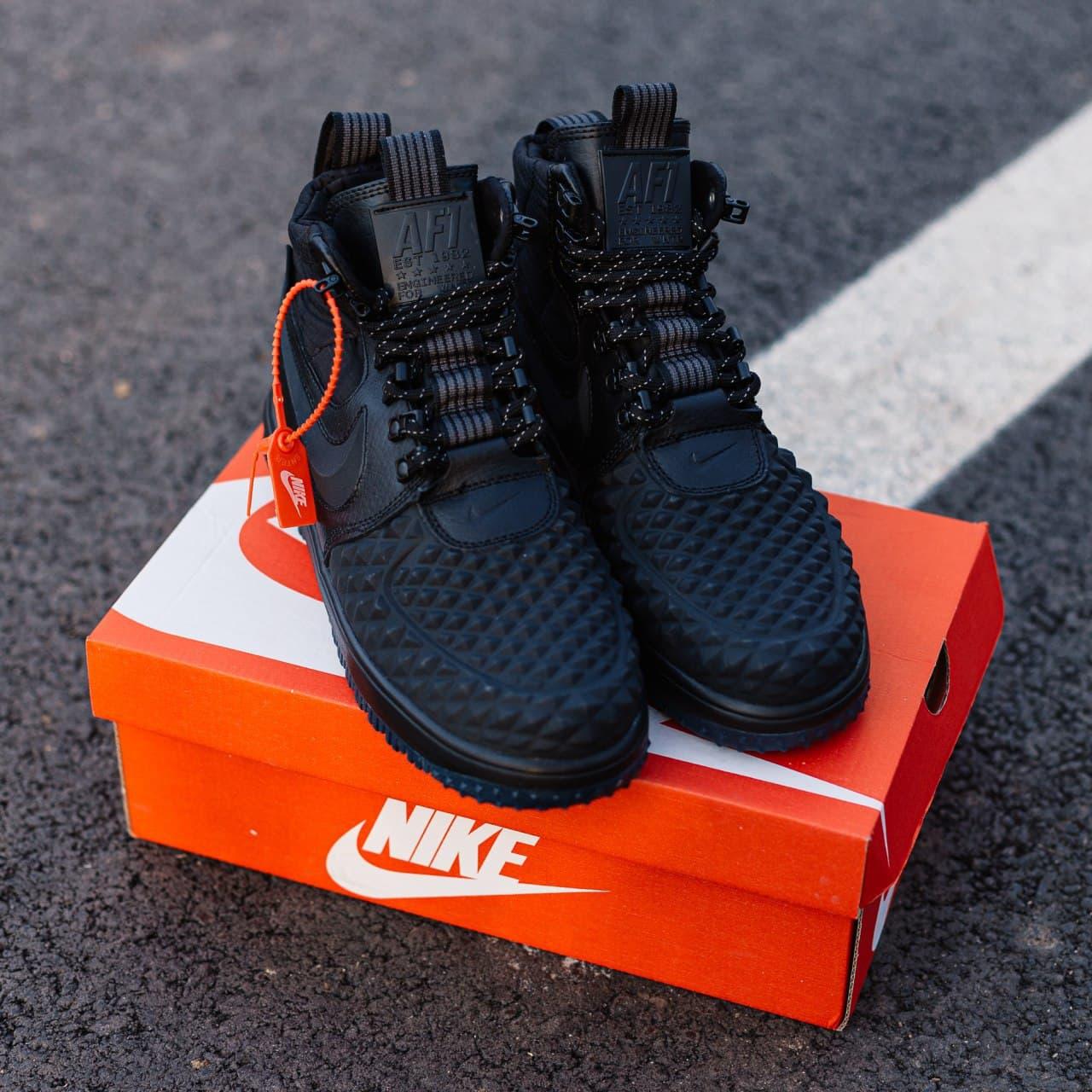 

Женские кроссовки Nike Lunar Force 17 Duckboot black 40, Черный