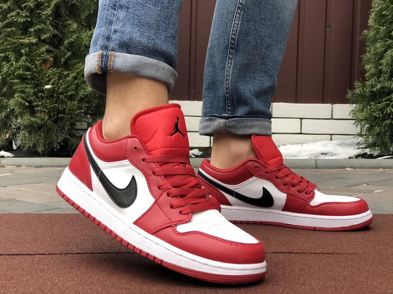 

Мужские кроссовки в стиле Nike Найк Air Jordan 1 Low, кожа, красные с белым 43 (27,5 см), Красный