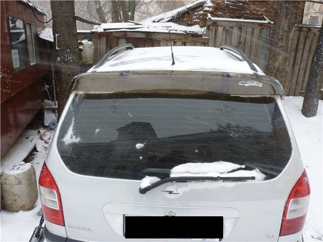 

Дефлектор задней двери Opel Zafira A 1999-2006 (на крепеже)