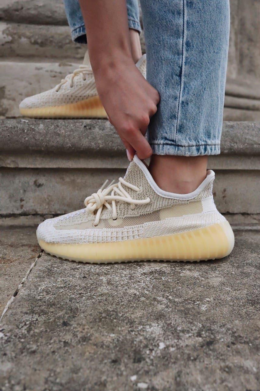 

Женские кроссовки Adidas Yeezy Boost 350 v2 Abez / Адидас Изи Буст 350 в2 Серые 40, Серый