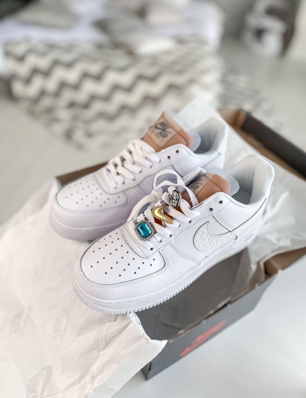 

Женские кроссовки Nike Air Force 1 LX White Lace Beige / Найк Аир Форс 1 Белые, Белый