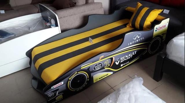 Кровать-машинка Формула 1 F-3 Yellow + мягкий спойлер + подушка (2)