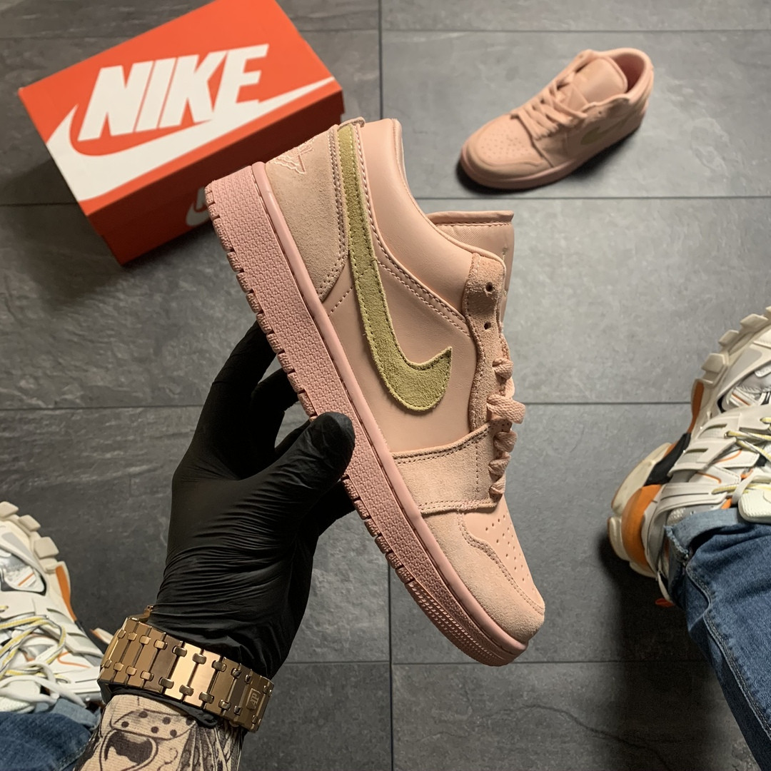 

Nike Air Jordan 1 Low Coral Sued (Персиковый)