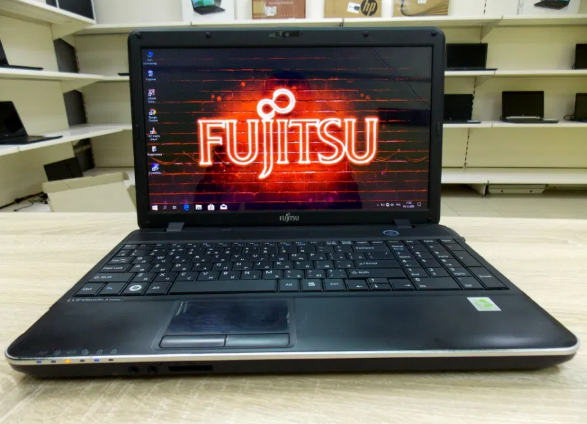 

Мощный Ноутбук Fujitsu AH512 + Intel Core i3 + Гарантия, Черный