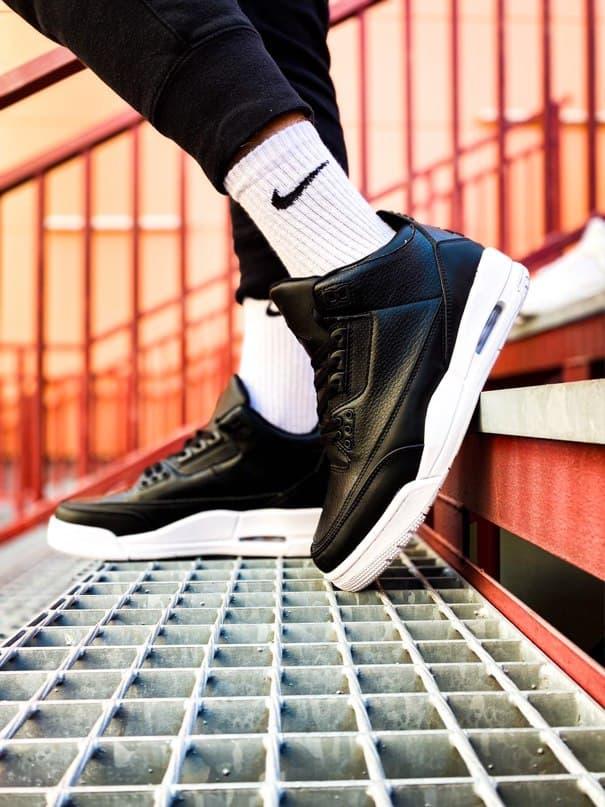 

Кроссовки для мужчин Nike Air Jordan 3 Retro Black. Кроссовки мужские черные с белой подошвой Найк Джордан 3., Черный