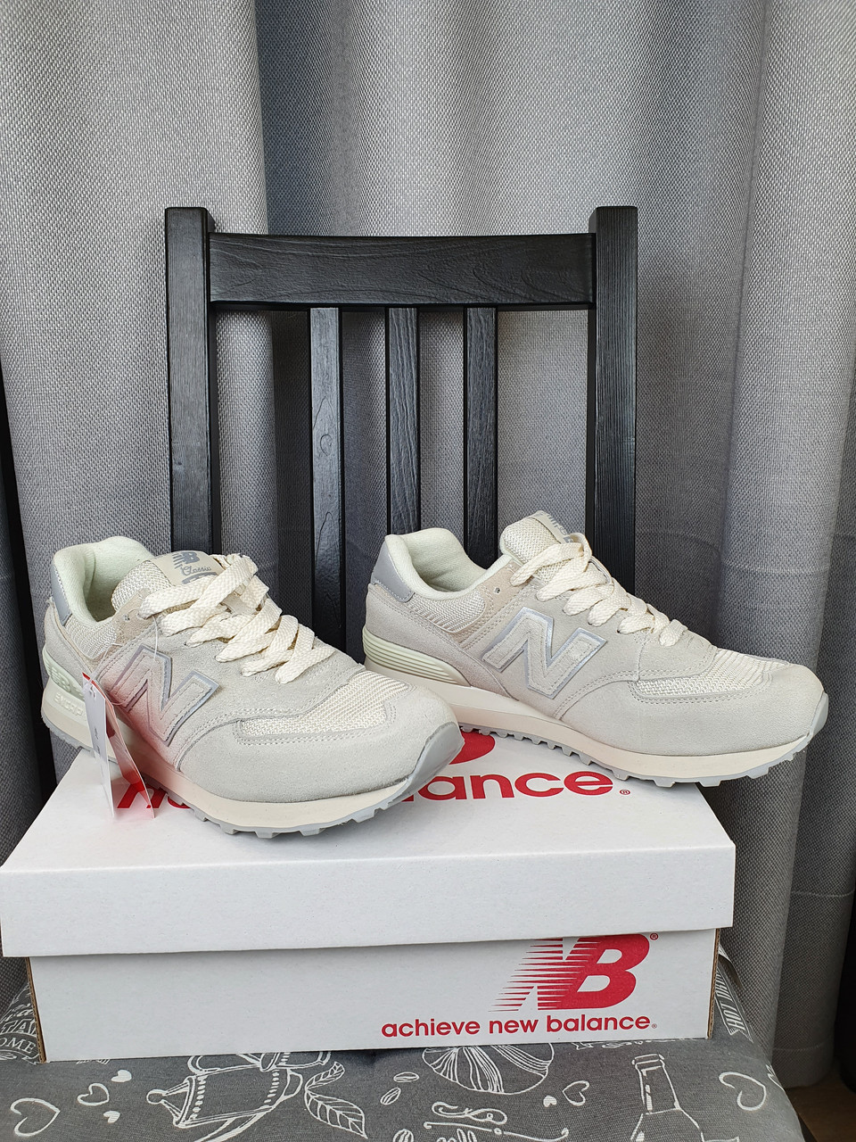 

Кроссы унисекс Нью Баланс 574. New Balance 574 Light Beige женские и мужские кроссовки светло бежевые замшевые, Бежевый