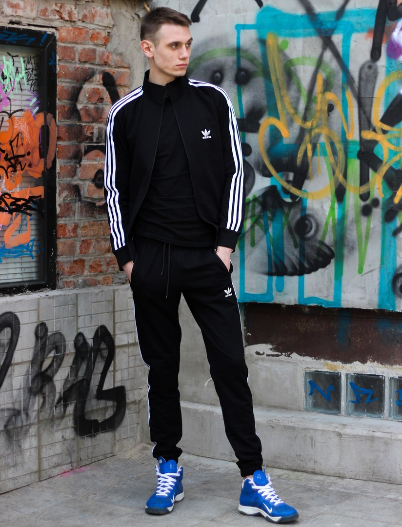 

Мужской черный спортивный костюм Adidas