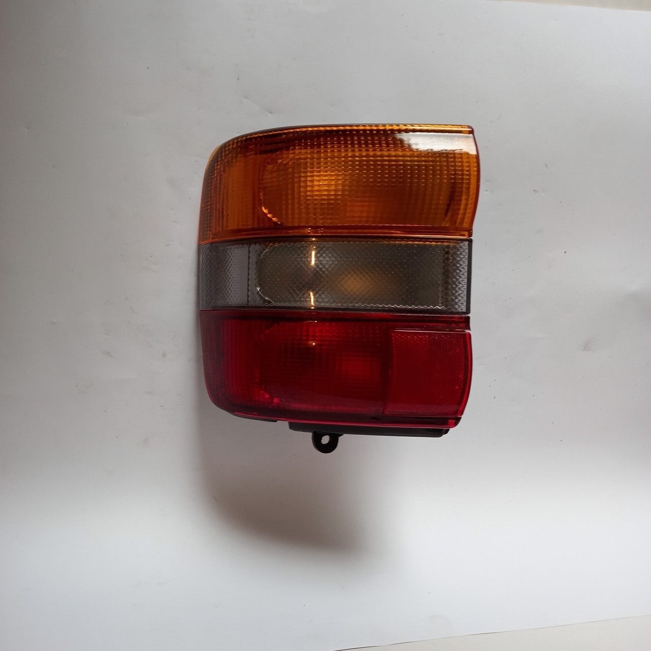 

Задний фонарь Nissan Sirena C23 92-
