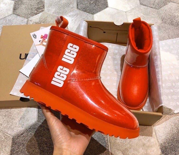 

Женские зимние Ugg (Угги)