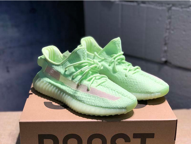 

Кроссовки Adidas Yeezy Boost 350 Glow in dark Салатовые . Люкс качество ААА+, В ассортименте