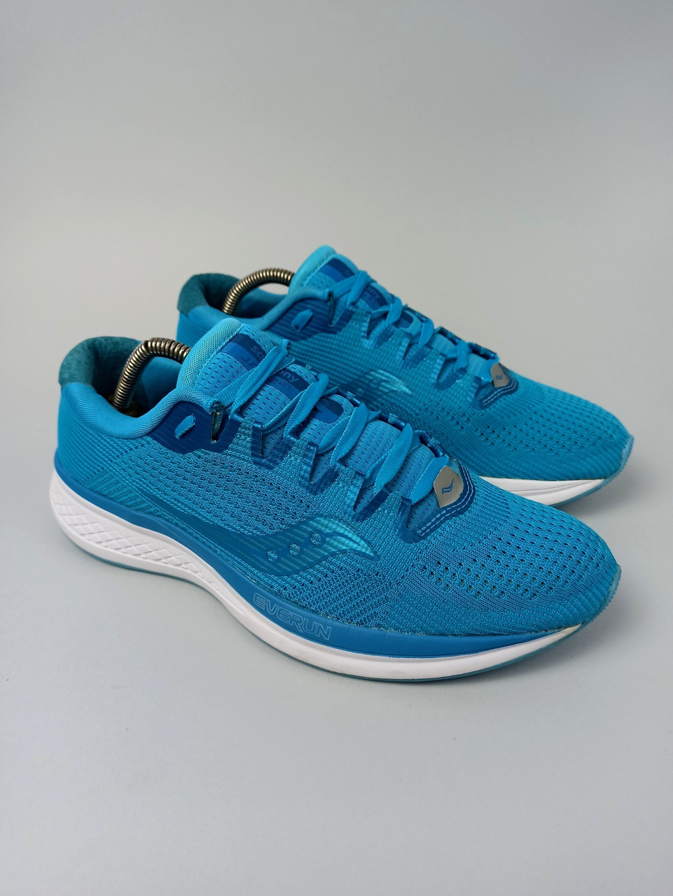 

Кроссовки Saucony Jazz 21 Размер 40,5 (26,3 см.)