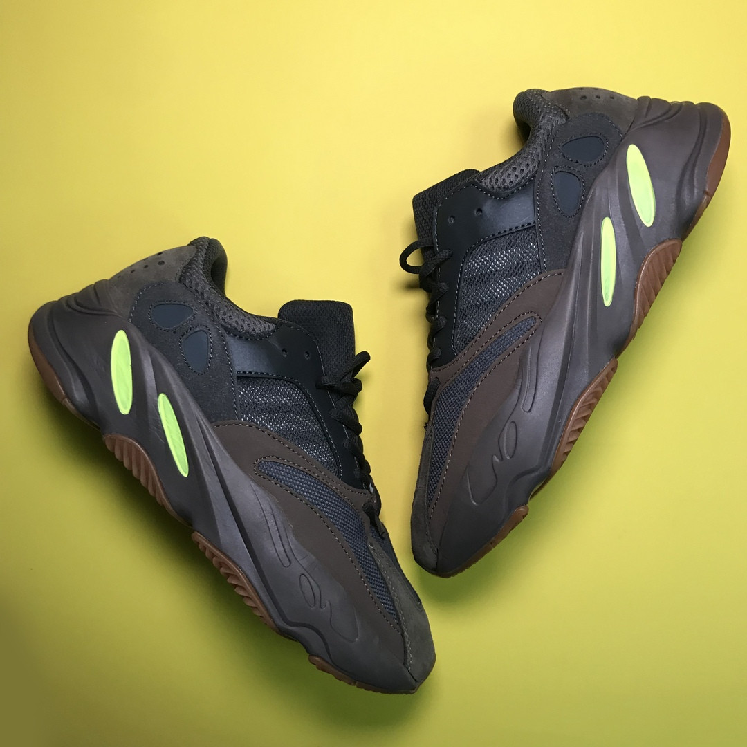 

Кроссовки мужские Adidas Yeezy Boost 700 Mauve (Коричневый)