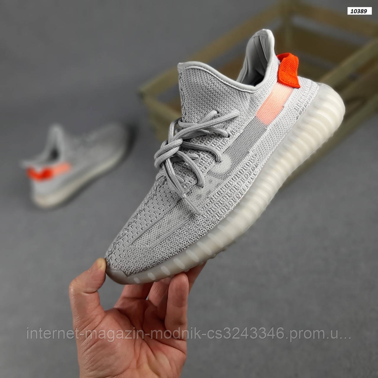 

Мужские кроссовки Adidas Yeezy Boost 350 (серые с оранжевым) 10389 рефлективные повседневные кроссы, Серый