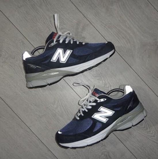 

Женские кроссовки New Balance M990