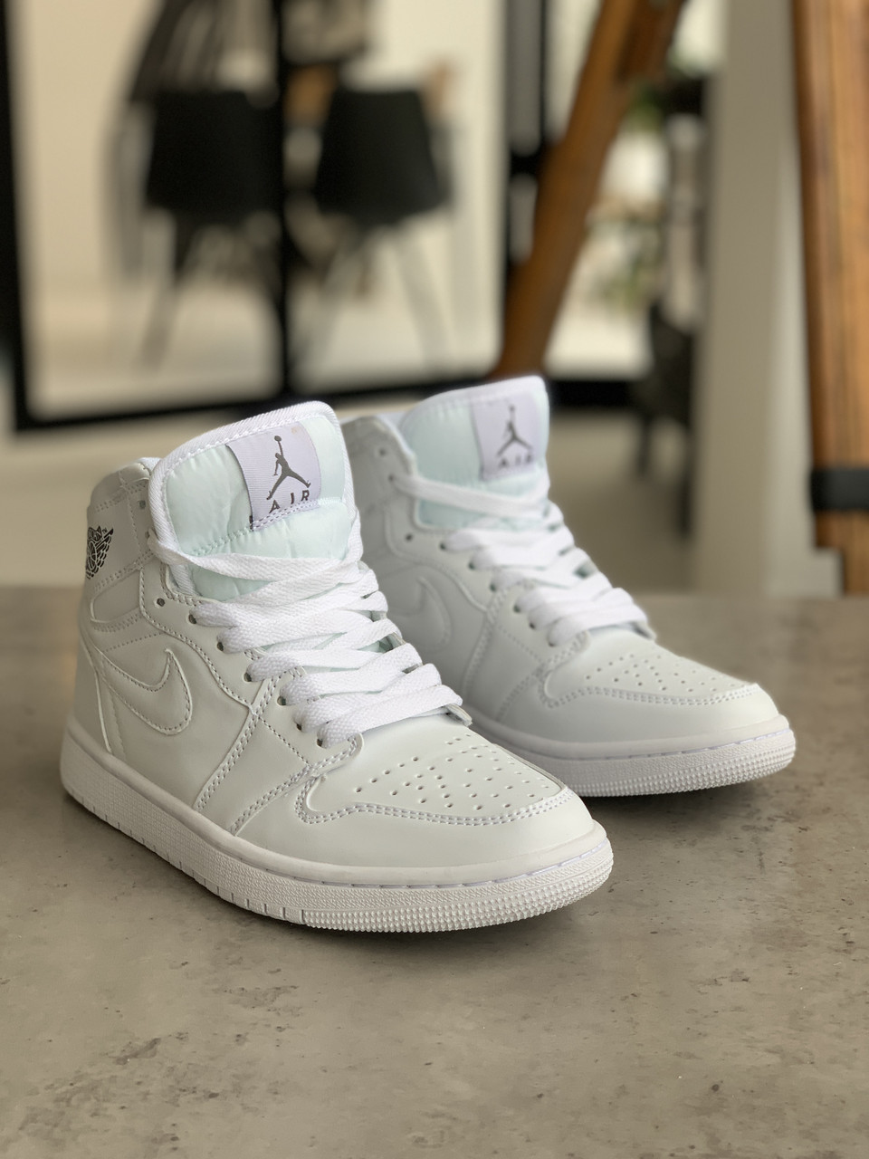 

Кроссовки Nike Air Jordan 1 Retro White Найк Аир Джордан 1 Ретро Белые (41,42,43,44,45) 45, Черно-белый