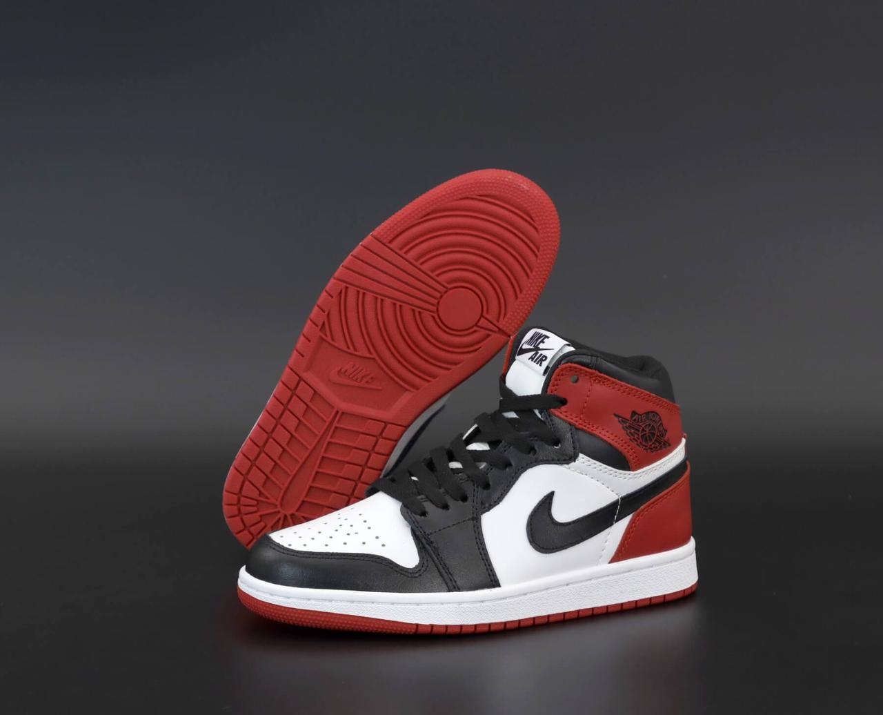 

Баскетбольные кроссовки Nike Air Jordan 1 Retro Black White Red (Высокие кроссовки Найк Аир Джордан) 38, Черный