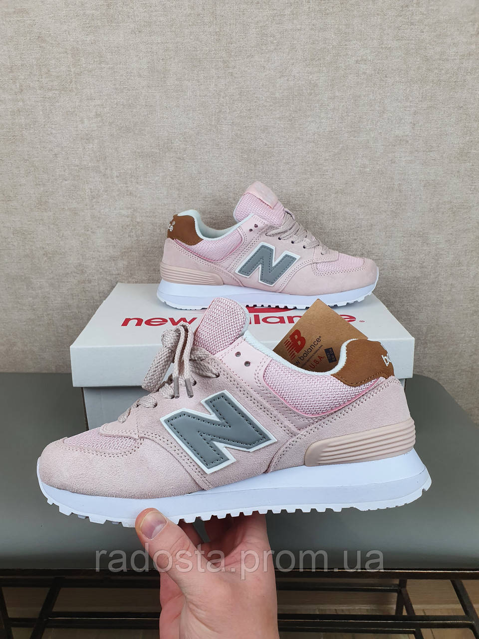 

Кроссы женские нюдовые Нью Беланс 574. New Balance 574 Pink женские кроссовки розовые замша сетка 38