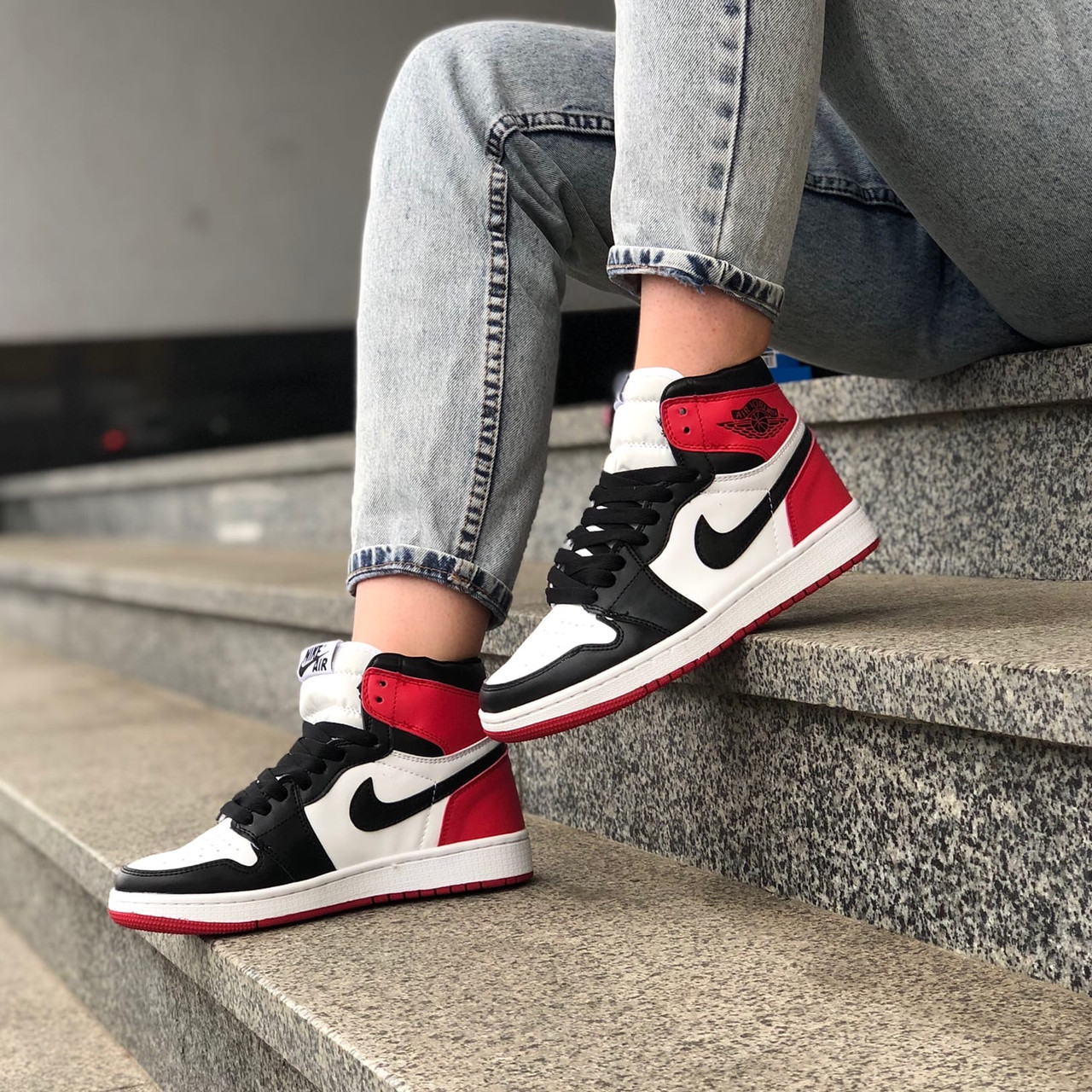 

Кроссовки женские Nike Air Jordan 1 Retro черно-красные, Найк Джордан, натуральная кожа, прошиты. Код SV-001, Красный