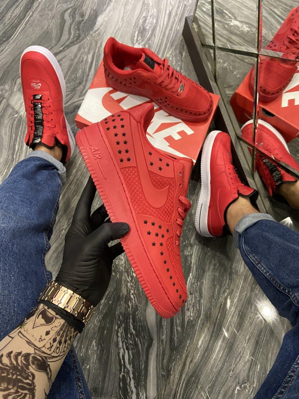 

Кроссовки Nike Air Force 1 Low Red Black Stars мужские, красного цвета, Найк Аир Форс 42, Красный