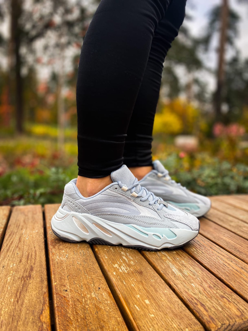 

Кроссовки женские Adidas Yeezy Boost 700 V2 Hospital Blue рефлектив, Адидас ИзиБуст 700. Код KS-2742 39, Голубой