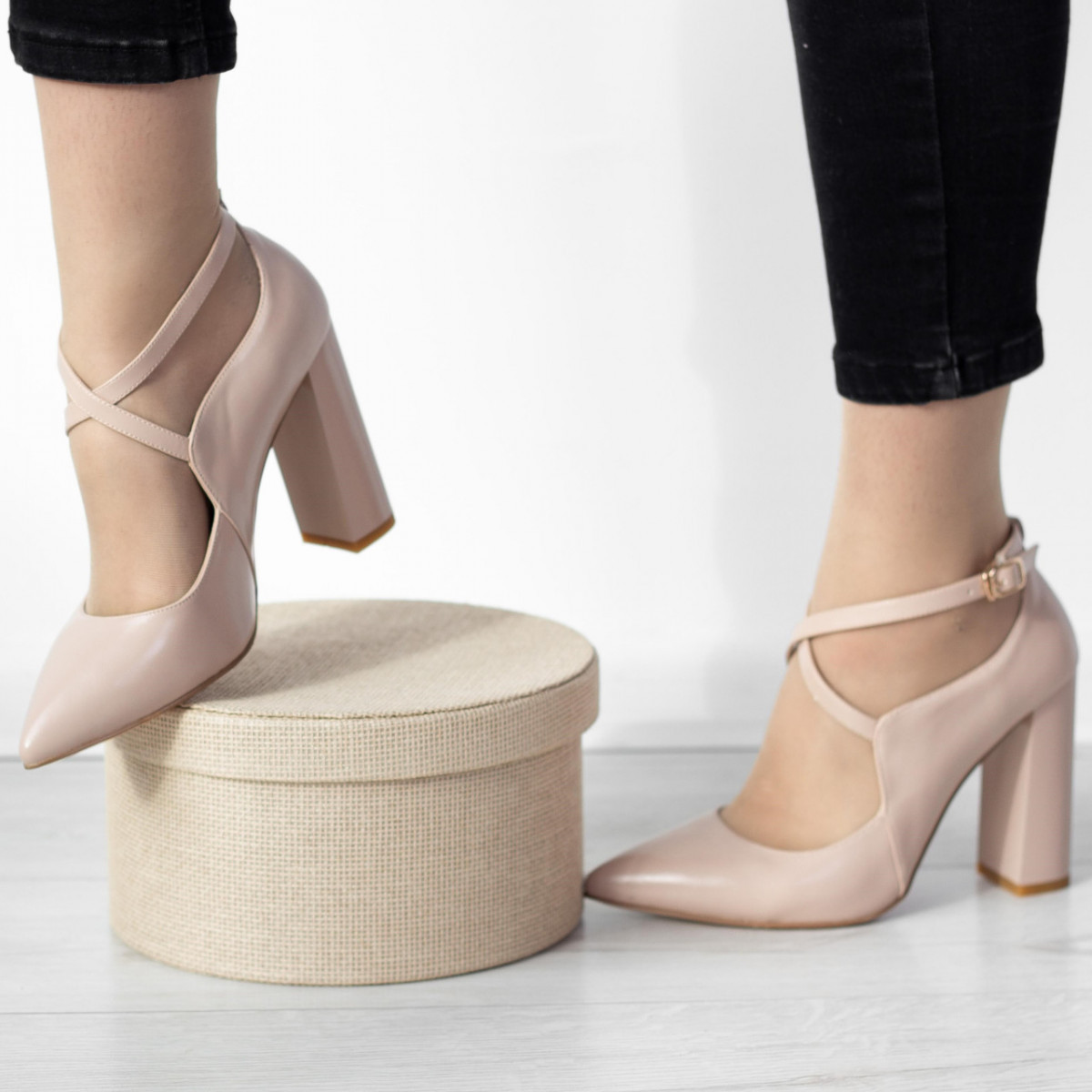 

Туфли женские Fashion Chumley 2552 36 размер 23,5 см Бежевый