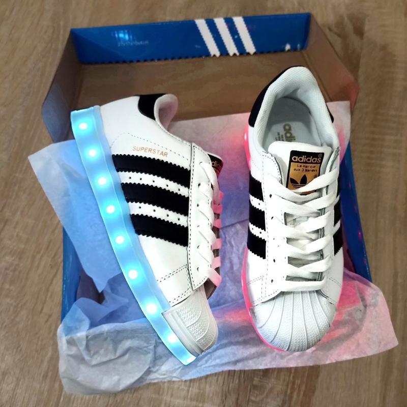 

Светящиеся кроссовки LED в стиле Adidas Superstar White / Black 28-35рр