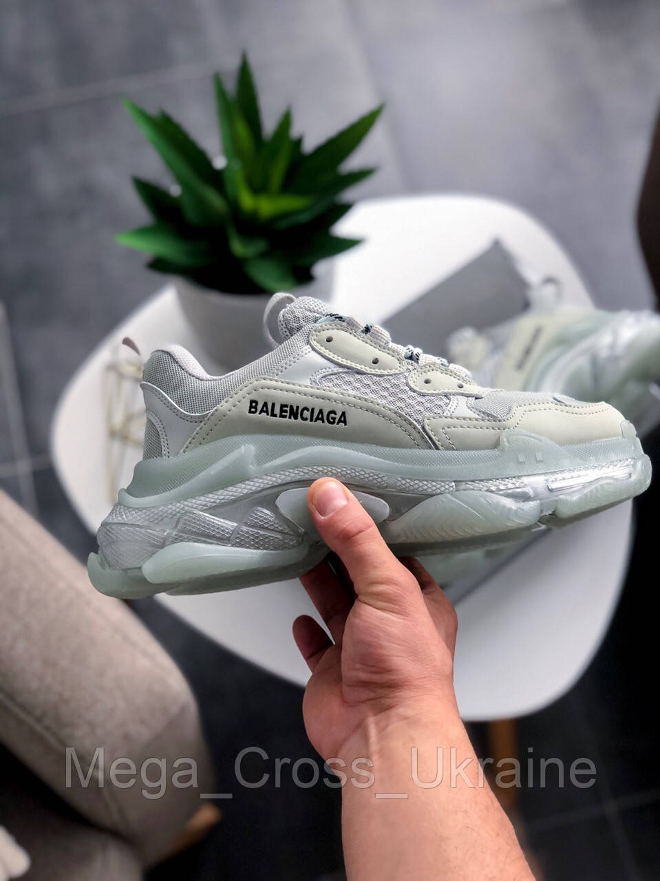 

Женские кроссовки Balenciaga Triple-S Grey