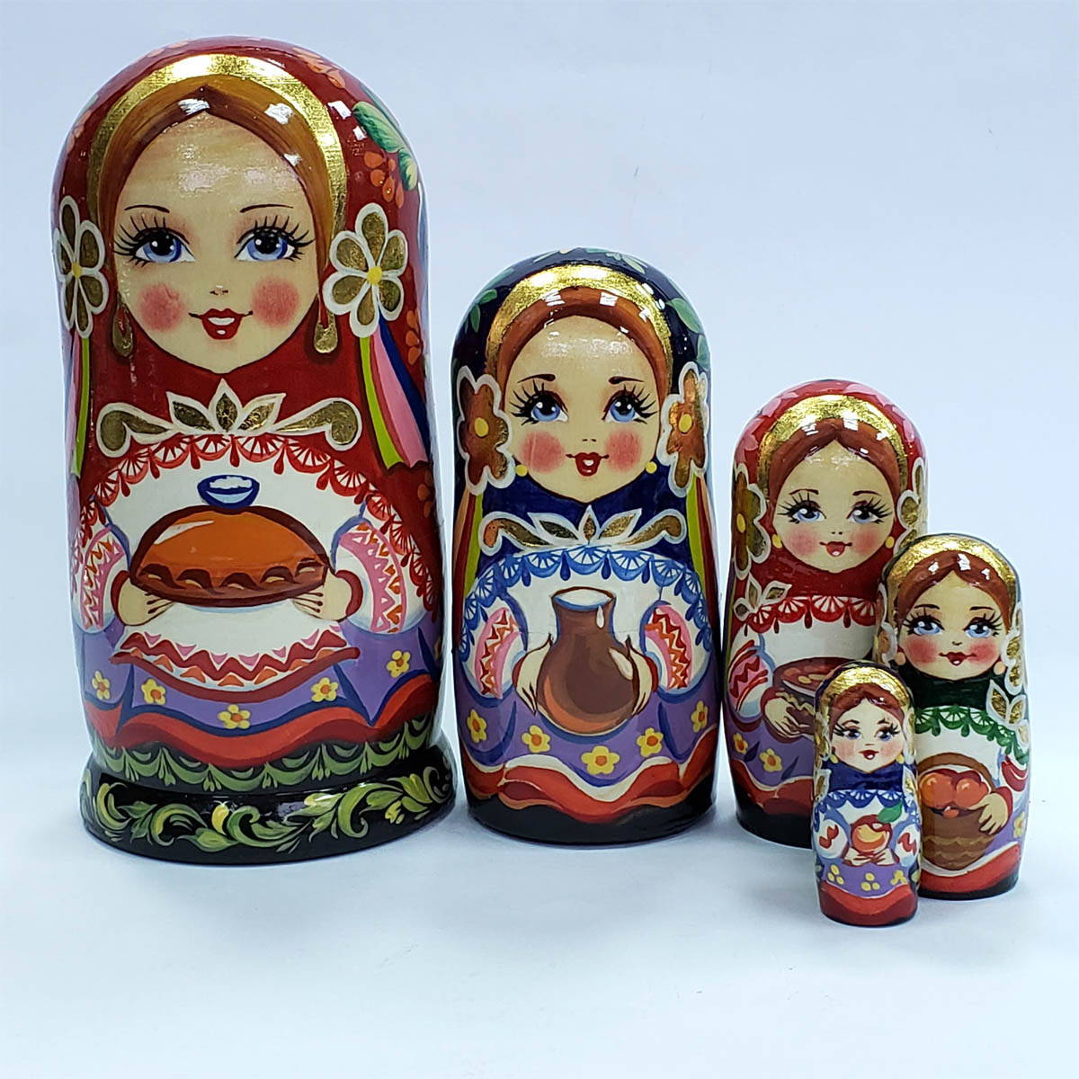 

Матрьошка, 5 ляльок (h-17,5 см, d-8,5 см) MU181