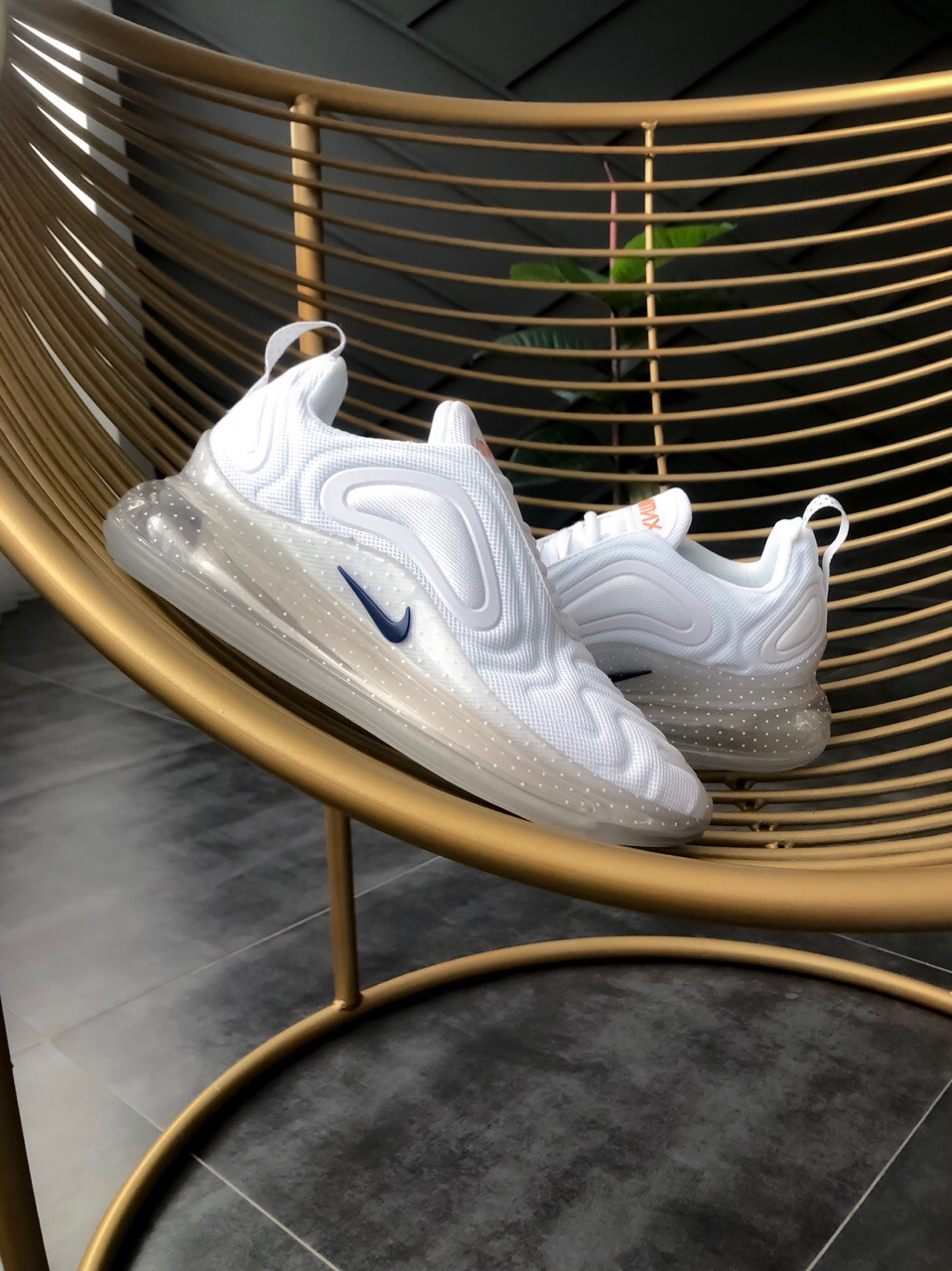 

Белые женские Кроссовки Nike Air Max 720 40, Белый