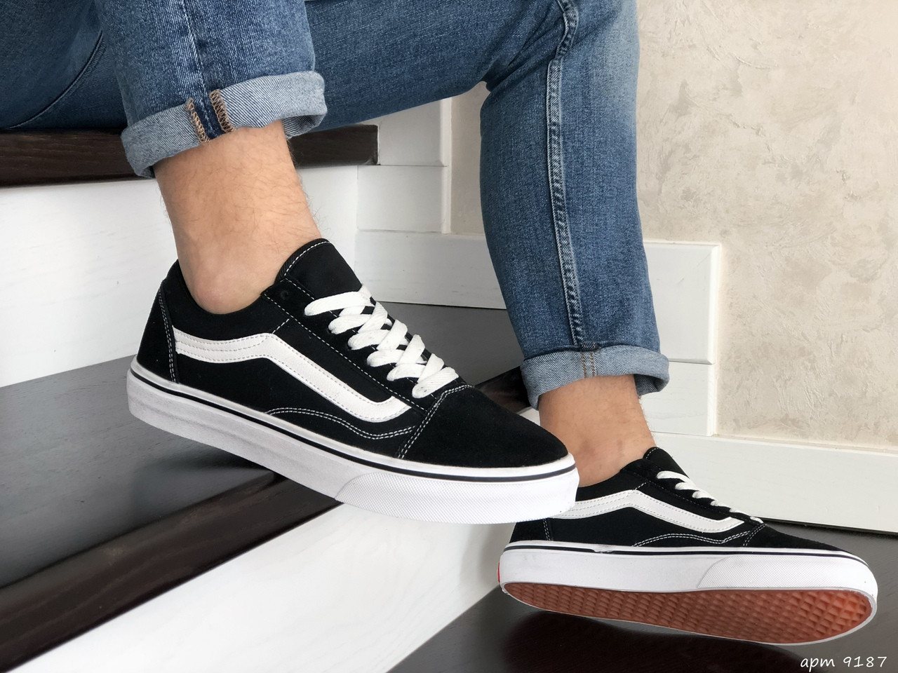 

Мужские демисезонные кеды Vans Old Skool замшевые, черно белые Размеры► [маломиркы 42,43,44], Черный