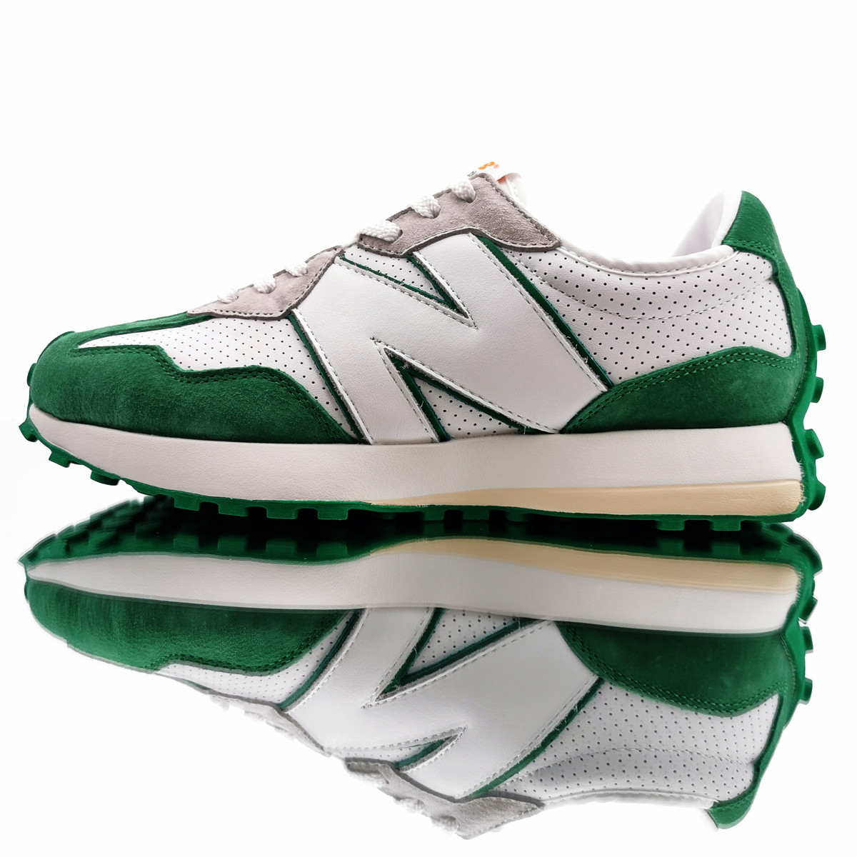 

Кроссовки мужские 20012, New Balance 327 Casablanca (MS327CBD), белые, < 40 41,5 42 43 44 > р. 40-25,5см., Белый