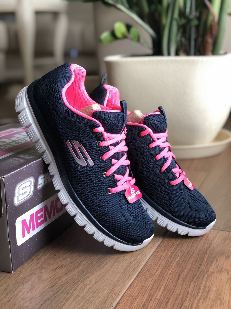 

Обувь SKECHERS Graceful