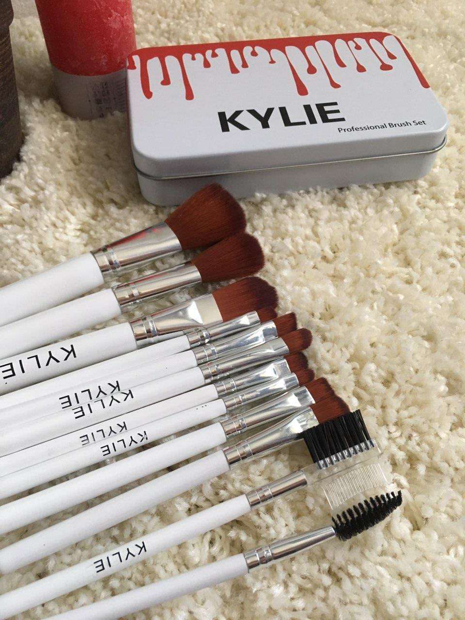 

Набор кистей Kylie 12шт для макияжа Кайли кисточки в контейнере