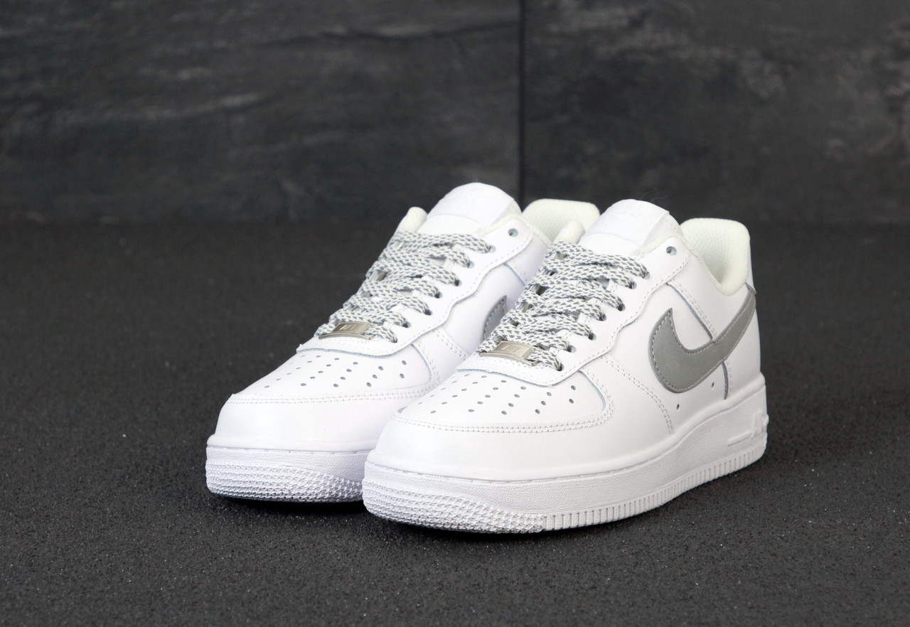 

Женские белые Кроссовки Nike Air Force 1 37, Белый