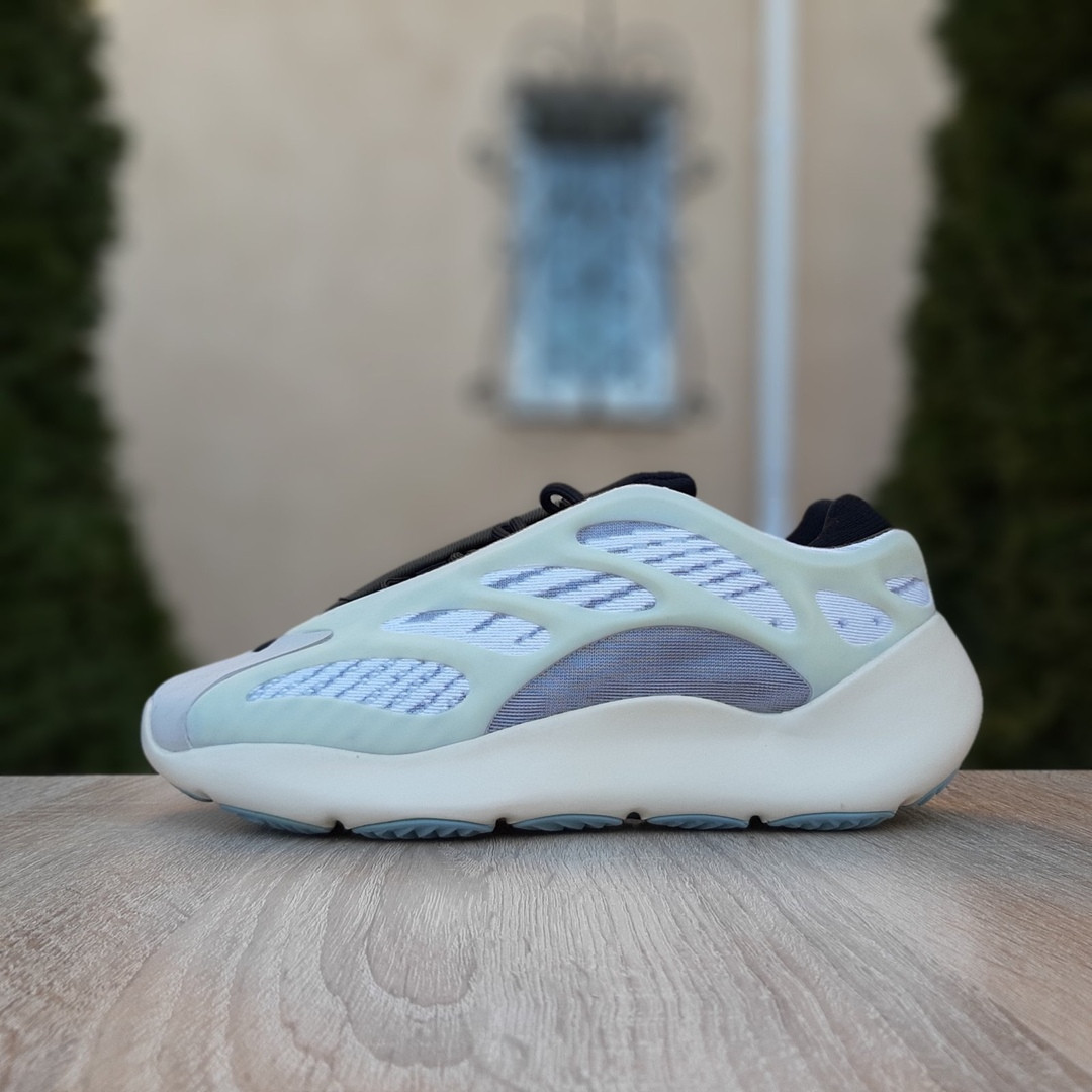 

Кроссовки мужские Adidas Yeezy 700. 41- 26 см, Бежевый