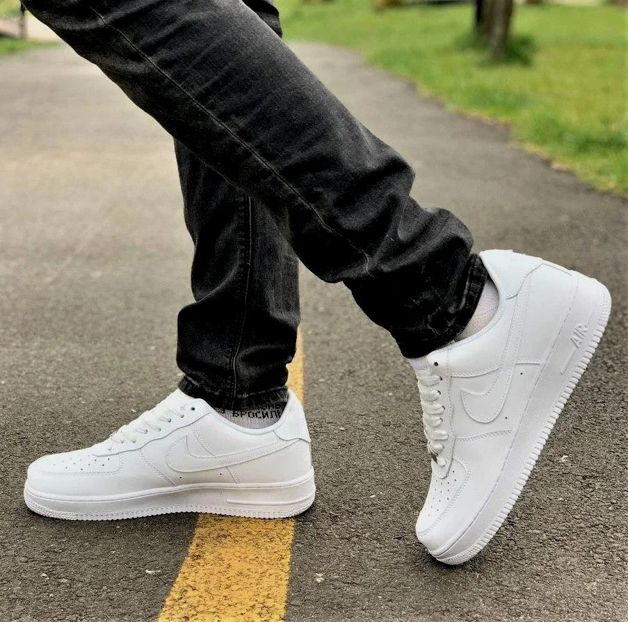 

Кроссовки Nike Air Force Total White Белые Найк Мужские 41,42,43,44,45,46 размеры, Белый