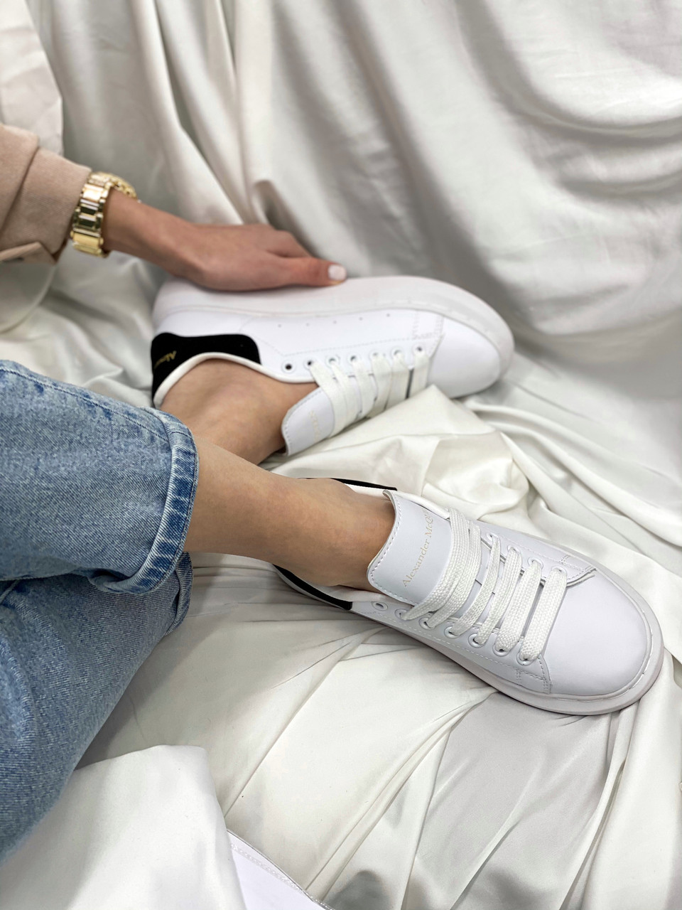 

McQueen White/Black (белые/черные), Бело-черный